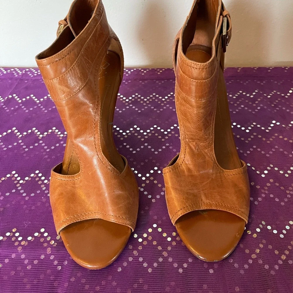 BCBG Generation Sandals, Size 7B